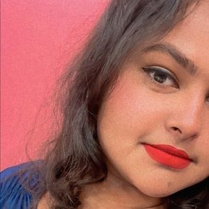 Meet your Posher, Anushka